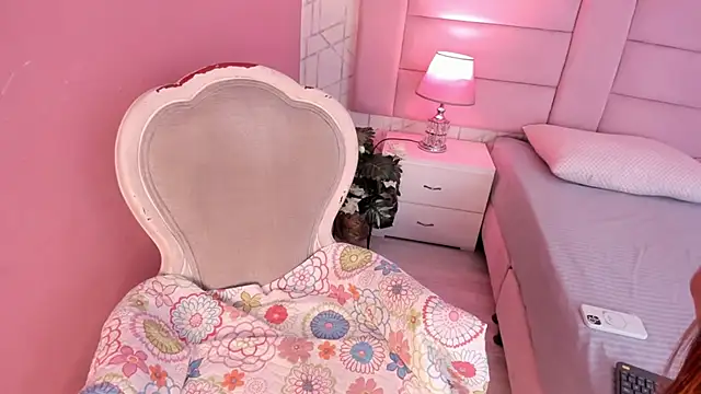 VictoriaLasse online show from April 2026 01:19:01 PM