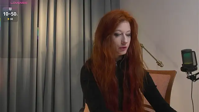 caty cuddly online show from April 2026 09:28:01 PM