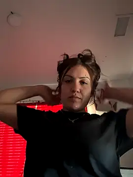 Snapshot of juicyonjuicy chatting on December 2025 04:55:02 PM juicyonjuicy online show from December 2025 04:55:02 PM