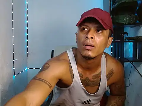 Snapshot of bigblackmen117uncs chatting on December 2025 02:16:01 AM bigblackmen117uncs online show from December 2025 02:16:01 AM