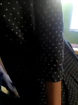 Laxmidevi000 online show from April 2026 06:35:02 AM