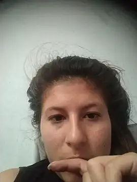 Snapshot of AnaMaria-12 chatting on December 2025 09:42:01 PM AnaMaria-12 online show from December 2025 09:42:01 PM