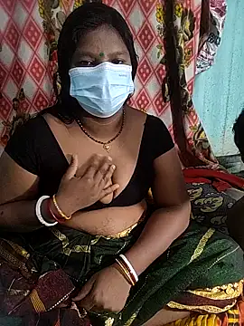 Snapshot of Desicouple1706 chatting on November 2025 06:02:02 AM Desicouple1706 online show from November 2025 06:02:02 AM