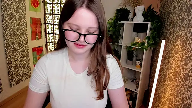 Snapshot of Lana_Moon__ chatting on November 2025 08:24:01 AM Lana Moon online show from November 2025 08:24:01 AM