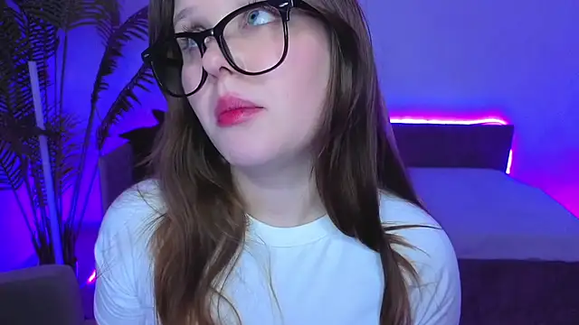 Snapshot of Lana_Moon__ chatting on December 2025 08:41:02 AM Lana Moon online show from December 2025 08:41:02 AM