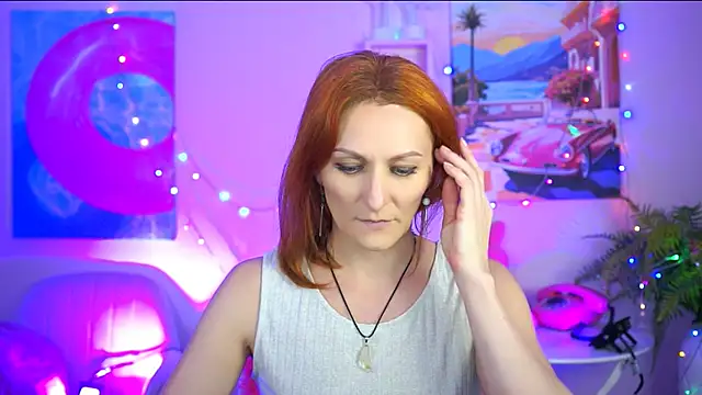 Snapshot of DianaTorrens chatting on November 2025 08:29:02 AM DianaTorrens online show from November 2025 08:29:02 AM