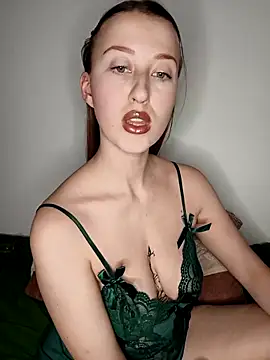 Susiee Redd online show from April 2026 08:42:02 PM