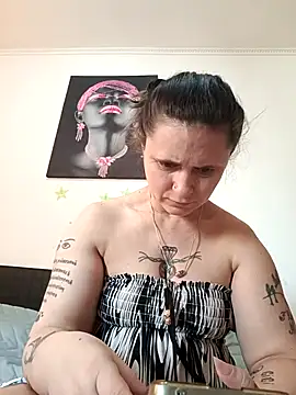 stropinela23 online show from February 2026 11:28:02 AM