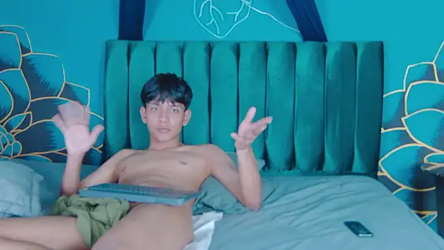 Snapshot of Liam_Sinclair chatting on January 2026 07:11:01 PM Liam Sinclair online show from January 2026 07:11:01 PM