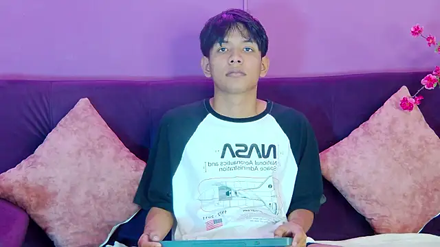 Snapshot of Liam_Sinclair chatting on February 2026 07:47:02 PM Liam Sinclair online show from February 2026 07:47:02 PM