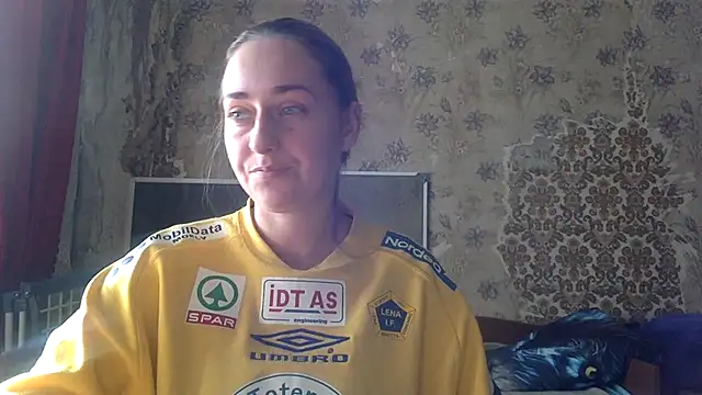 Snapshot of Vassila69 chatting on December 2025 10:19:01 AM Vassila69 online show from December 2025 10:19:01 AM