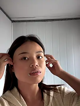 Snapshot of Toffee-00 chatting on November 2025 06:24:01 AM Toffee-00 online show from November 2025 06:24:01 AM