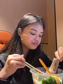 Snapshot of Toffee-00 chatting on December 2025 11:08:01 AM Toffee-00 online show from December 2025 11:08:01 AM