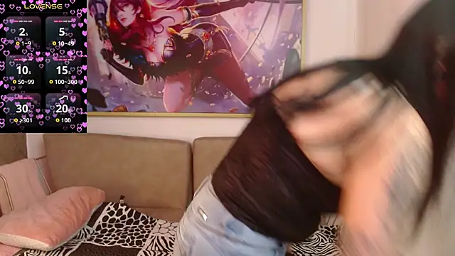 Roxanne vale online show from April 2026 08:20:01 PM