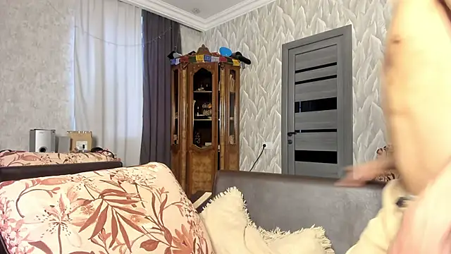 milkiwvy online show from April 2026 05:51:02 AM