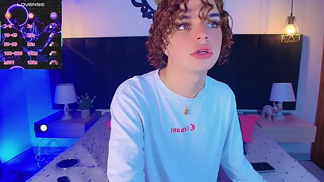 Skyee angel online show from March 2026 07:53:02 PM