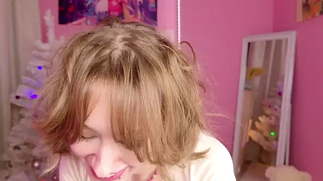 Snapshot of SweetKittyPlay chatting on December 2025 01:48:01 PM SweetKittyPlay online show from December 2025 01:48:01 PM