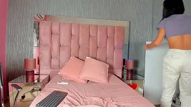 Snapshot of Fernanda_Thail chatting on November 2025 12:08:02 PM Fernanda Thail online show from November 2025 12:08:02 PM