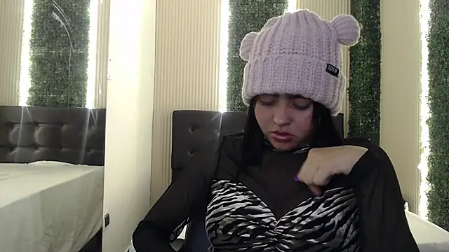 Snapshot of mia_violet8 chatting on November 2025 12:24:02 AM mia violet8 online show from November 2025 12:24:02 AM