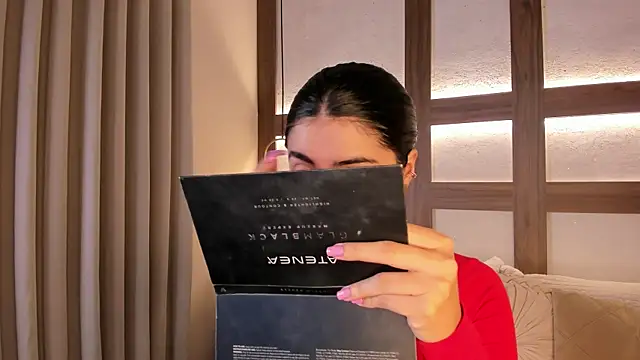 SarhaVega online show from January 2026 01:37:02 PM