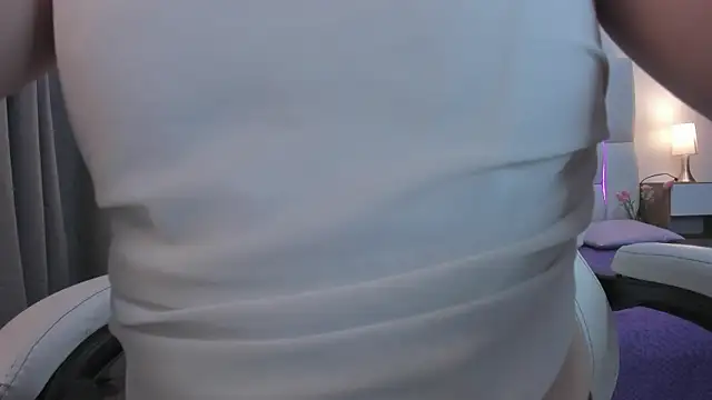 mask red girl online show from April 2026 12:28:01 PM