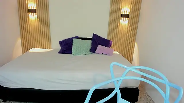 Izelevans online show from February 2026 12:26:01 PM