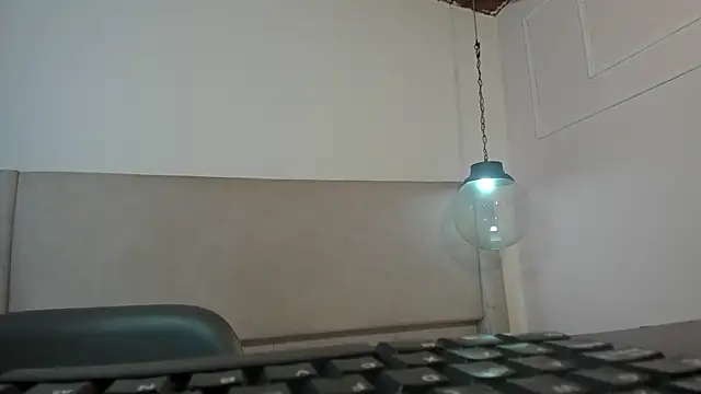 Izelevans online show from March 2026 12:42:01 PM