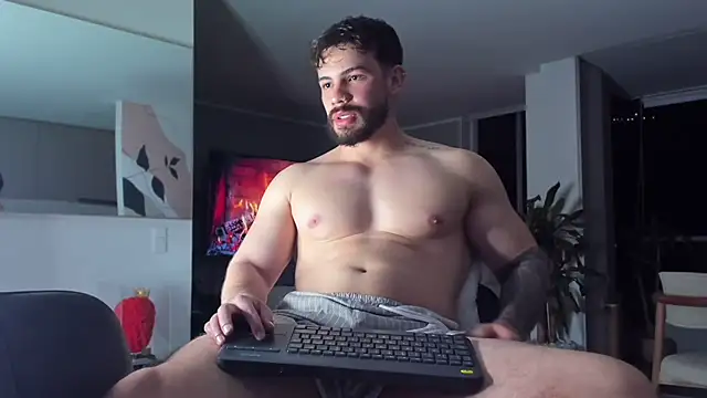 Valenthino Salvatore online show from April 2026 04:46:01 AM