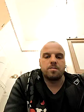 Phoenix2310 online show from February 2026 02:33:01 PM