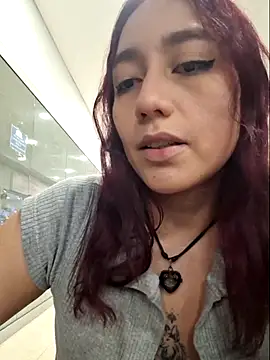 Eveeelyn25 online show from February 2026 12:17:01 AM