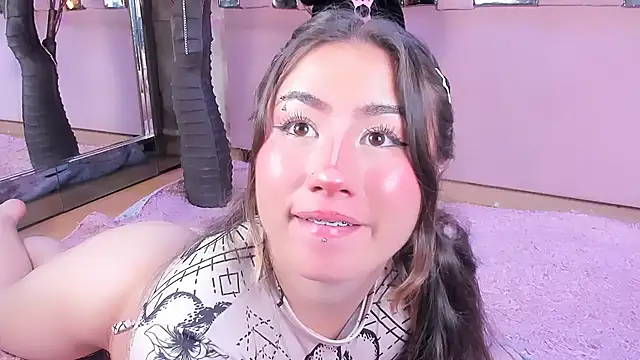 Naomistart online show from December 2025 09:55:02 PM