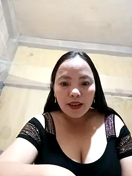 Snapshot of Tisami-suca chatting on December 2025 12:09:01 PM Tisami-suca online show from December 2025 12:09:01 PM