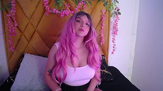 Snapshot of CandySwan chatting on November 2025 01:53:01 AM CandySwan online show from November 2025 01:53:01 AM