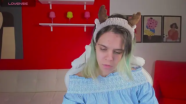 Snapshot of LiraBelle chatting on December 2025 03:16:02 AM LiraBelle online show from December 2025 03:16:02 AM