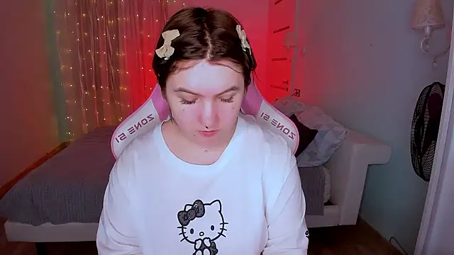 lovelyy julia online show from February 2026 01:59:02 AM