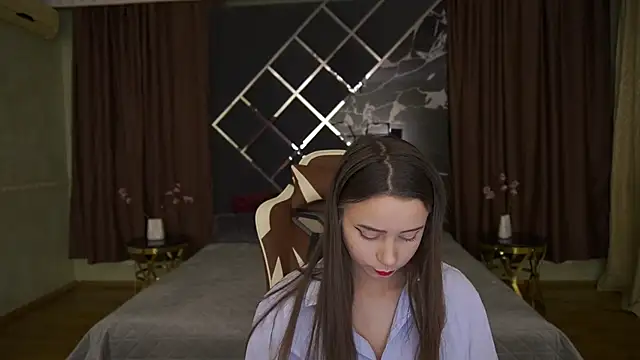 Snapshot of TinyNatalie chatting on December 2025 09:53:01 PM TinyNatalie online show from December 2025 09:53:01 PM