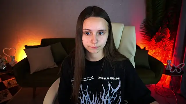Snapshot of TinyNatalie chatting on June 2026 07:25:02 PM TinyNatalie online show from June 2026 07:25:02 PM
