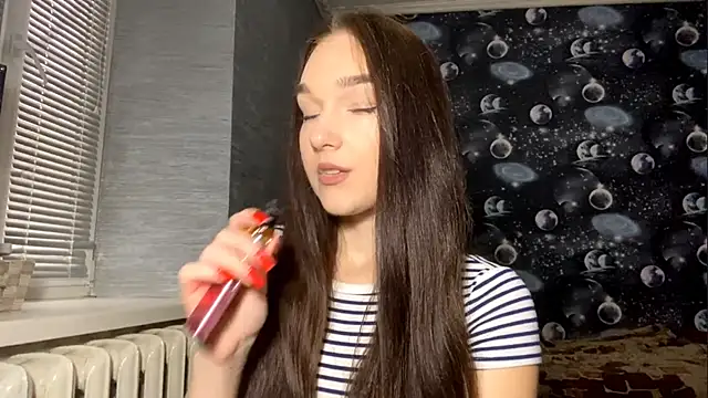 Snapshot of YahairaDuracher chatting on December 2025 06:44:02 AM YahairaDuracher online show from December 2025 06:44:02 AM