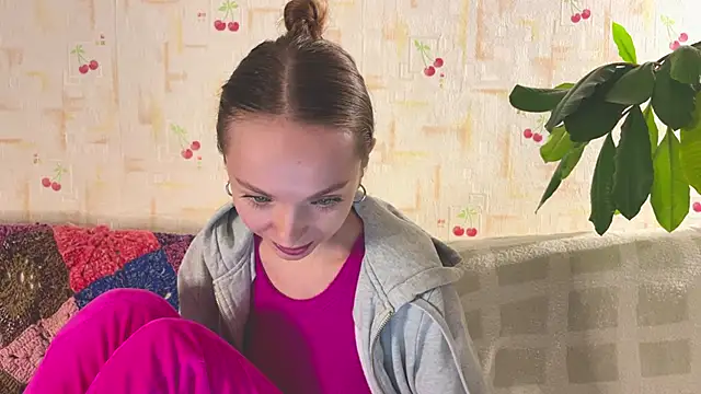 Snapshot of PaulaTisch chatting on December 2025 03:07:02 PM PaulaTisch online show from December 2025 03:07:02 PM