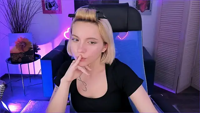 BlossomVesper online show from December 2025 08:12:02 AM