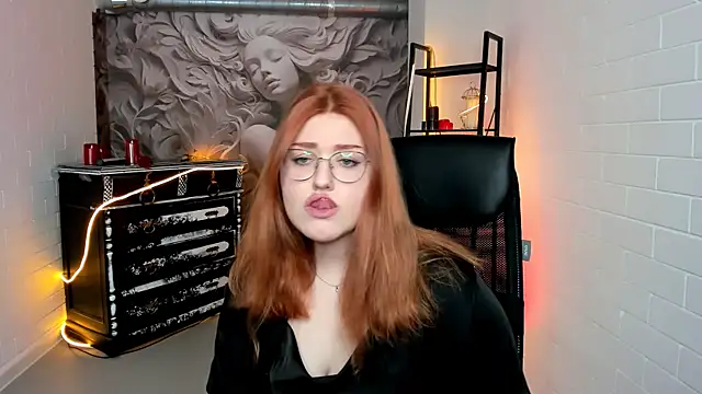 Snapshot of StaceyJensen chatting on November 2025 02:49:01 PM StaceyJensen online show from November 2025 02:49:01 PM