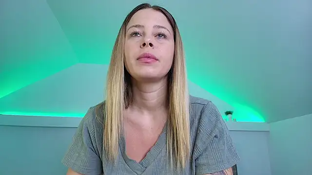 Snapshot of KateAllyaa chatting on December 2025 02:50:01 AM KateAllyaa online show from December 2025 02:50:01 AM