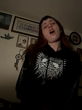 Snapshot of ashtrayhaterz chatting on November 2025 01:33:02 PM ashtrayhaterz online show from November 2025 01:33:02 PM