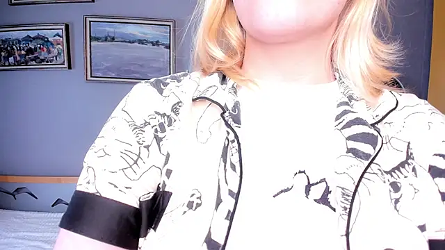 Snapshot of TideLunar chatting on December 2025 06:34:02 AM TideLunar online show from December 2025 06:34:02 AM