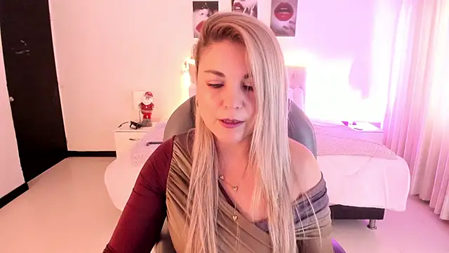 Snapshot of Violeta_Hotter chatting on November 2025 11:14:01 AM Violeta Hotter online show from November 2025 11:14:01 AM