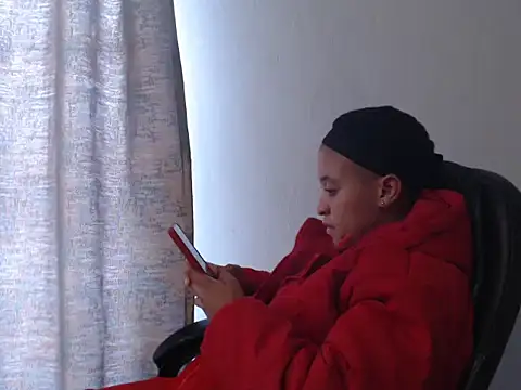 Snapshot of Yellowkitten95 chatting on December 2025 10:31:02 AM Yellowkitten95 online show from December 2025 10:31:02 AM