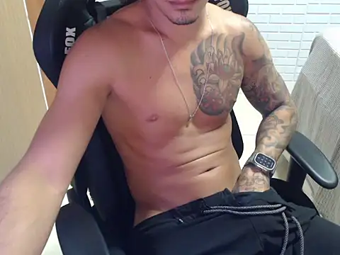 Snapshot of enzofelipe chatting on July 2026 08:34:02 PM enzofelipe online show from July 2026 08:34:02 PM