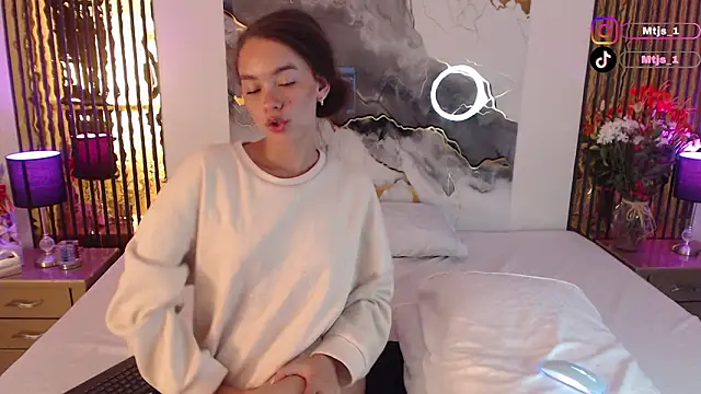 MiticaBrennet  online show from March 2026 02:40:01 AM