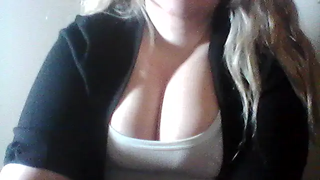 Snapshot of BelladonnaSkye chatting on December 2025 08:26:01 PM BelladonnaSkye online show from December 2025 08:26:01 PM