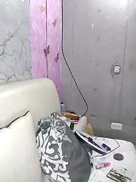 Snapshot of KiaracCastilo chatting on November 2025 11:29:01 PM KiaracCastilo online show from November 2025 11:29:01 PM